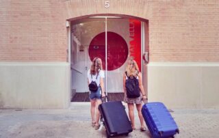 residencia universitaria barcelona unihabit ciutat vella