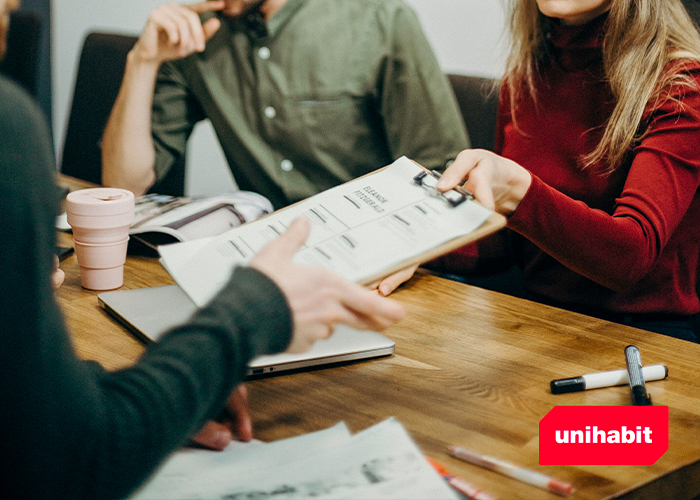 contrato com aconseguir una entrevista de feina