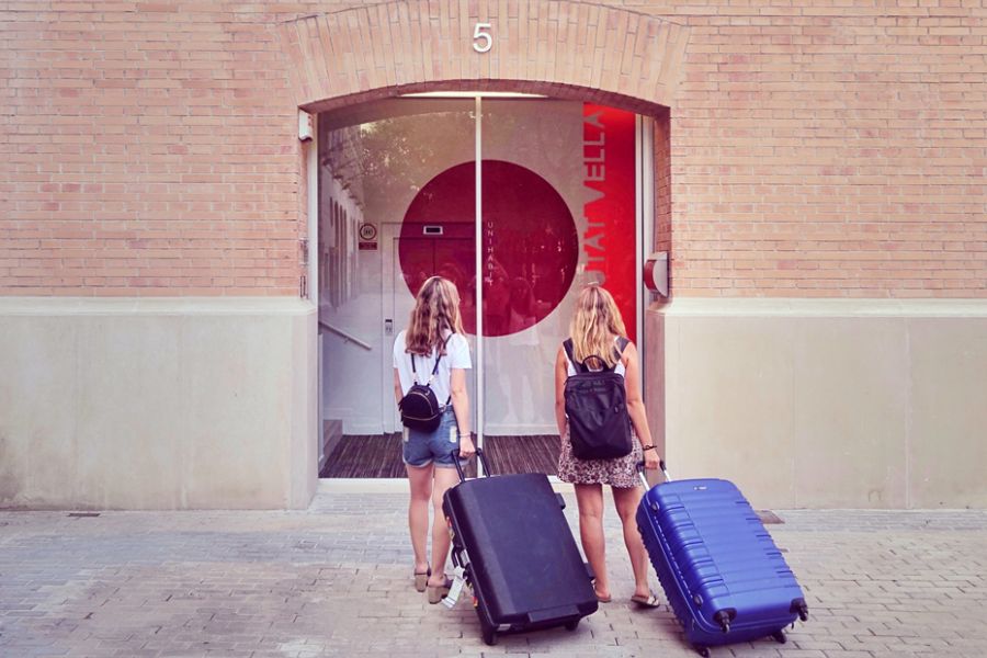 residencia universitaria barcelona unihabit ciutat vella